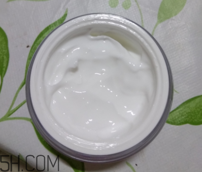 瓷肌御雪祛斑霜夏天能用嗎？瓷肌御雪祛斑夏天用油嗎？