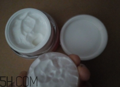 瓷肌御雪祛斑霜夏天能用嗎？瓷肌御雪祛斑夏天用油嗎？