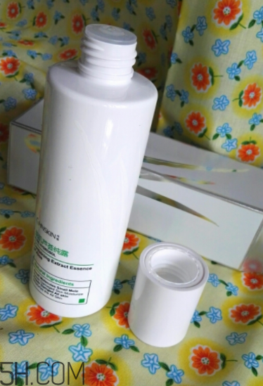瓷肌蘆薈純露是爽膚水嗎？瓷肌蘆薈純露是乳液嗎？