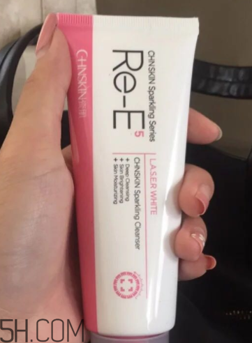 瓷肌晶透雪肌潔面乳可以卸妝嗎？清潔力如何？