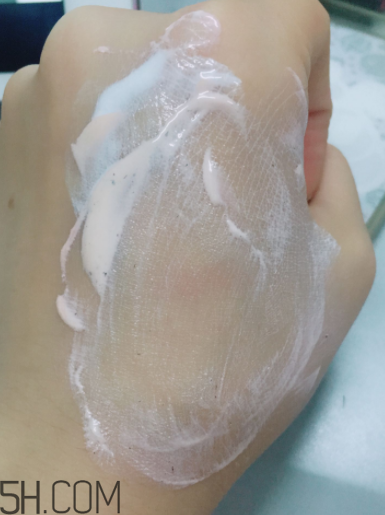 瓷肌晶透雪肌潔面乳可以卸妝嗎？清潔力如何？