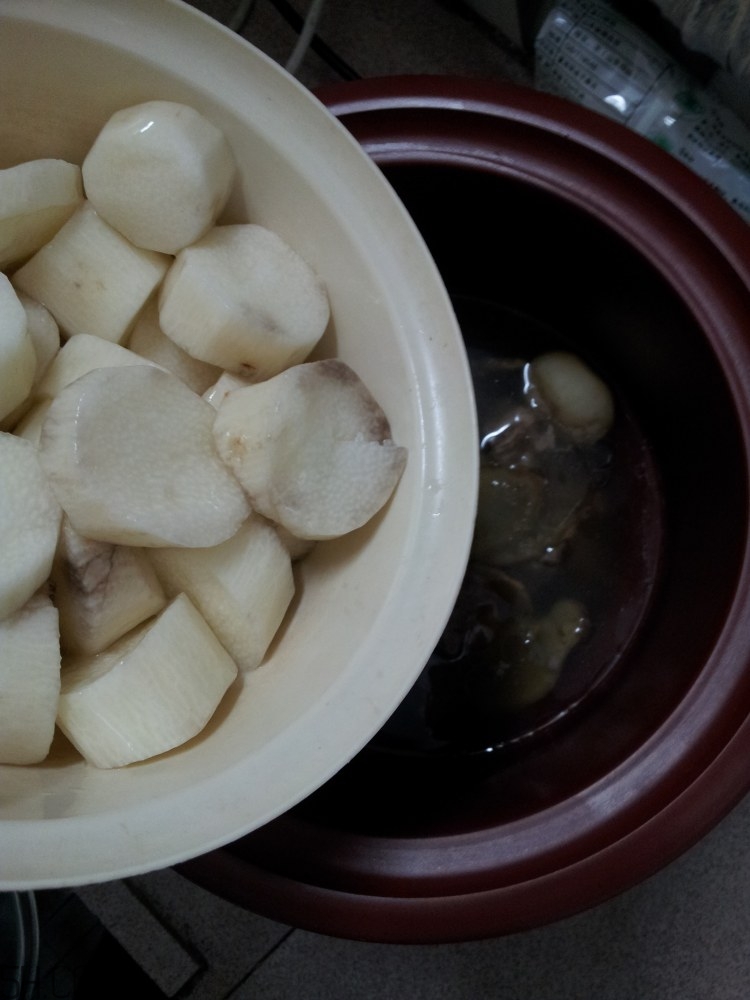 馬蹄和山藥能一起煲湯嗎？山藥和馬蹄能一起吃嗎？