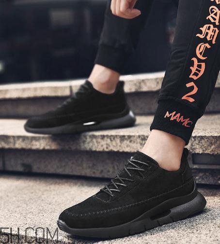 翻毛運(yùn)動鞋發(fā)白怎么辦？翻毛運(yùn)動鞋怎么打理？