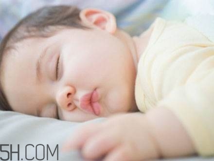 嬰幼兒腹脹要怎樣按摩？寶寶吃奶睡著了怎么辦？