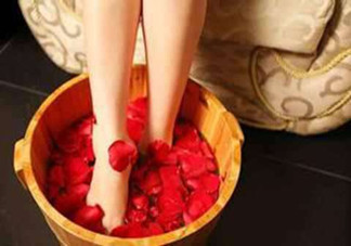 女性冬季泡腳要注意什么？女性泡腳養(yǎng)生的方法是什么？