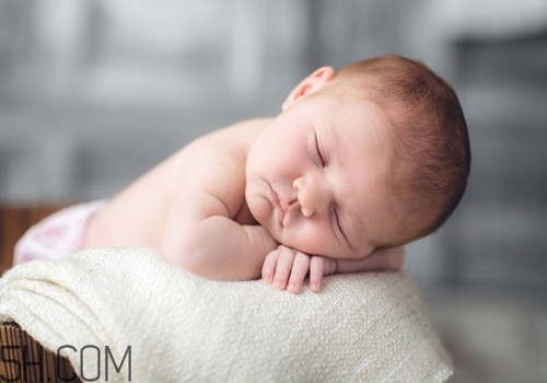 寶寶腿紋不對稱是怎么回事？嬰幼兒的生長發(fā)育標準是怎樣的？