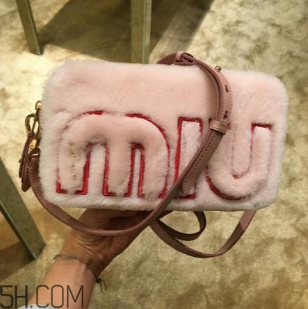 miumiu包包一般多少錢？這么仙的包包千萬別錯(cuò)過