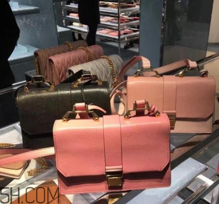 miumiu包包一般多少錢？這么仙的包包千萬別錯(cuò)過