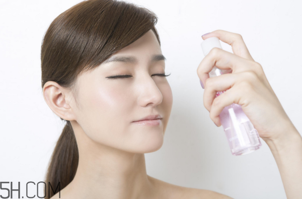 面霜什么時候用最好？保濕面霜哪個牌子好用？