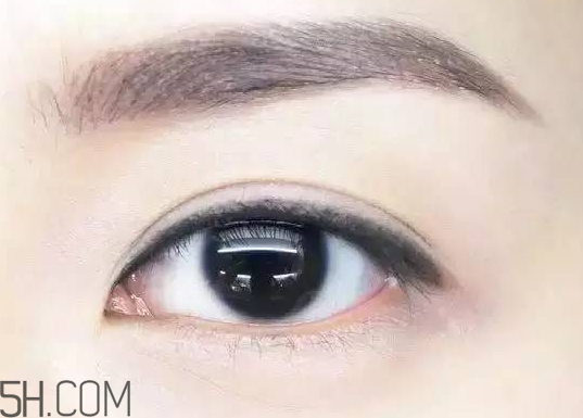 V型眼線怎么畫？V型眼線畫好美到冒泡