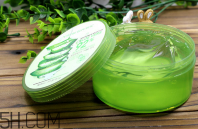 蘆薈膠用在臉上為什么會有刺痛感？防止用蘆薈膠后皮膚刺痛的方法