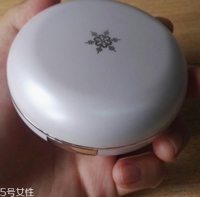 自然堂爆水小粉盒怎么樣？新品粉膏氣墊上市