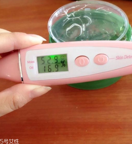 得鮮蘆薈膠含酒精嗎？蘆薈膠當睡眠面膜的作用