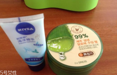 得鮮蘆薈膠含酒精嗎？蘆薈膠當睡眠面膜的作用