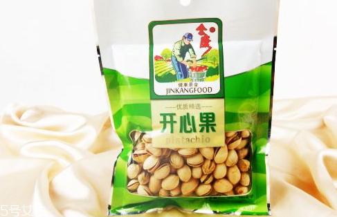 開(kāi)心果過(guò)期了能吃嗎 過(guò)期的食品不要食用