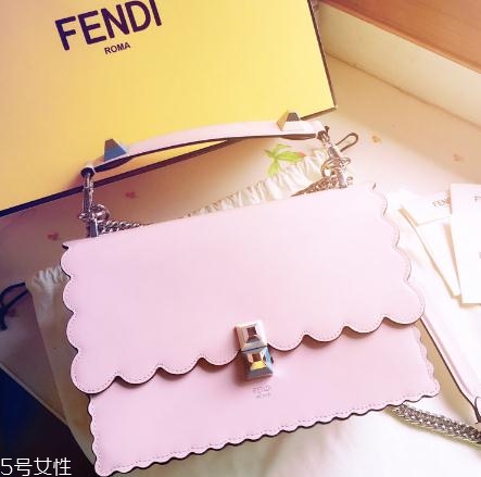 fendi包包多少錢？經(jīng)典的意大利老牌包包
