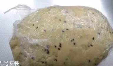 ?炸麻葉用什么水和面？面粉還是淀粉還是木薯粉