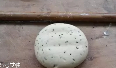 ?炸麻葉用什么水和面？面粉還是淀粉還是木薯粉