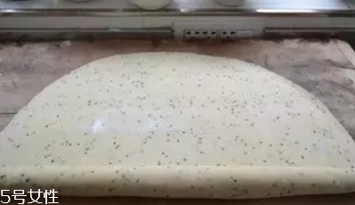 ?炸麻葉用什么水和面？面粉還是淀粉還是木薯粉