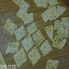 炸麻葉怎么做才脆酥？掌握這些技巧就很簡(jiǎn)單
