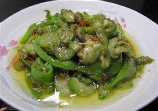 絲瓜的土腥味怎么去除？絲瓜切后不變色小技巧