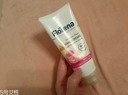 德國(guó)florena天然乳木果油護(hù)手霜好用嗎？平民價(jià)格貴婦享受