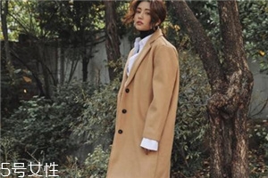 卡其色大衣里面穿什么？讓你穿出高級感