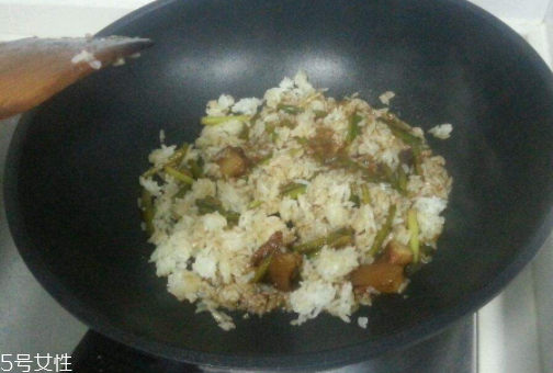 剩菜有哪些風險？食物還是新鮮的好