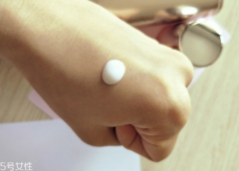 自然堂乳液怎么打開？按壓不出來不要著急
