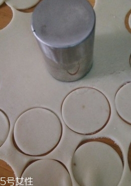油角的皮要怎樣才松脆？關(guān)鍵看火候和時(shí)間