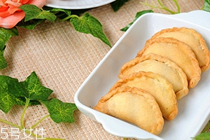 油角的皮要怎樣才松脆？關(guān)鍵看火候和時(shí)間