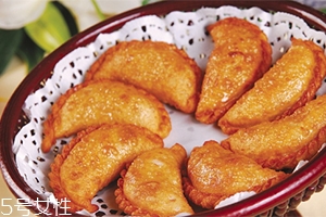 炸油角的面怎么和？用生面還是燙面你知道嗎？