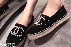 香奈兒漁夫鞋舒服嗎？千萬別小看這雙平底鞋