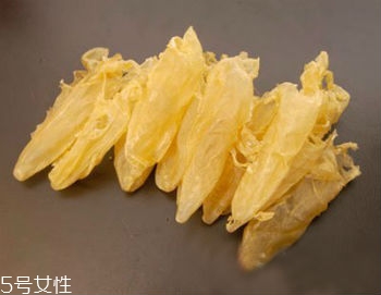 花膠燉牛奶用什么牛奶？普通鮮奶即可