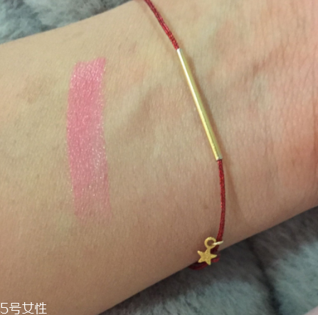 蘭芝V型唇膏01號色是什么樣的？淡粉色很溫婉