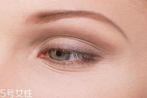 上班族女性如何去除眼角細(xì)紋？教你幾個(gè)小妙招