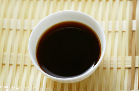 點(diǎn)痣以后可以化妝嗎？點(diǎn)痣后醬油不宜多吃