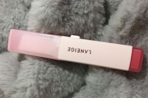 蘭芝V型唇膏01號色是什么樣的？淡粉色很溫婉