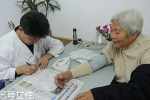 冬天老人容易犯哪些病？低溫易誘發(fā)5種病