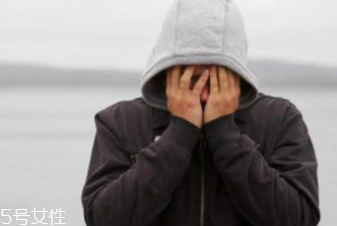 抑郁癥為什么會引發(fā)腹瀉？神經(jīng)功能混亂危害大