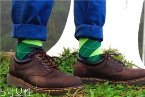 瘋馬皮沾上油漬怎么辦？這種皮質(zhì)千萬不能碰油