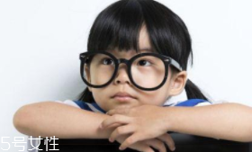 經(jīng)常用眼吃什么？多吃綠色和黃色食物
