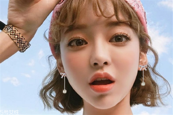 暖色系腮紅適合什么人群？黃皮女生口紅腮紅搭配