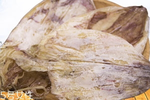 魷魚(yú)干怎么炒好吃 魷魚(yú)干的美味吃法