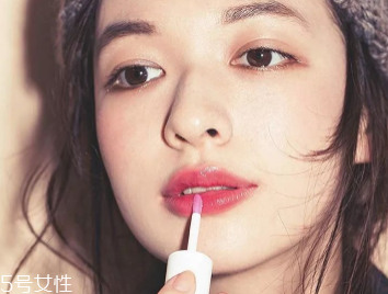 2018開年爆款色莓果紫，怎么涂更美？