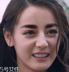 眉型為什么很奇怪？眉頭沒(méi)畫(huà)好