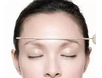 眉型為什么很奇怪？眉頭沒(méi)畫(huà)好