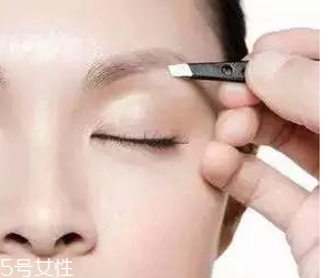 眉型為什么很奇怪？眉頭沒(méi)畫(huà)好