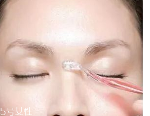 眉型為什么很奇怪？眉頭沒(méi)畫(huà)好