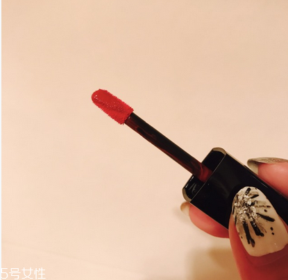 香奈兒炫亮魅力印記唇釉哪個色號好看？質(zhì)感超棒